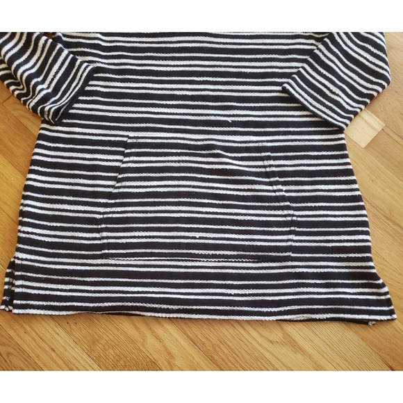 Liz Claiborne Weekend Striped Tunic Top Women’s M Black White 3/4 Sleeve V-Neck - Picture 2 of 8